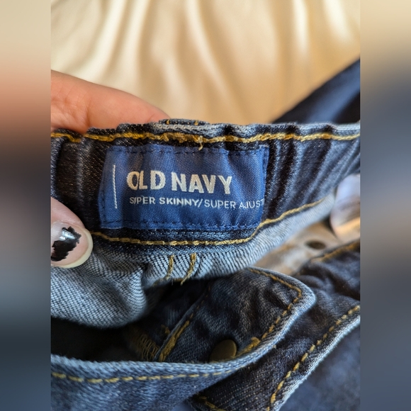 3/$20! Old Navy Boys Super Skinny Jeans - Picture 7 of 8